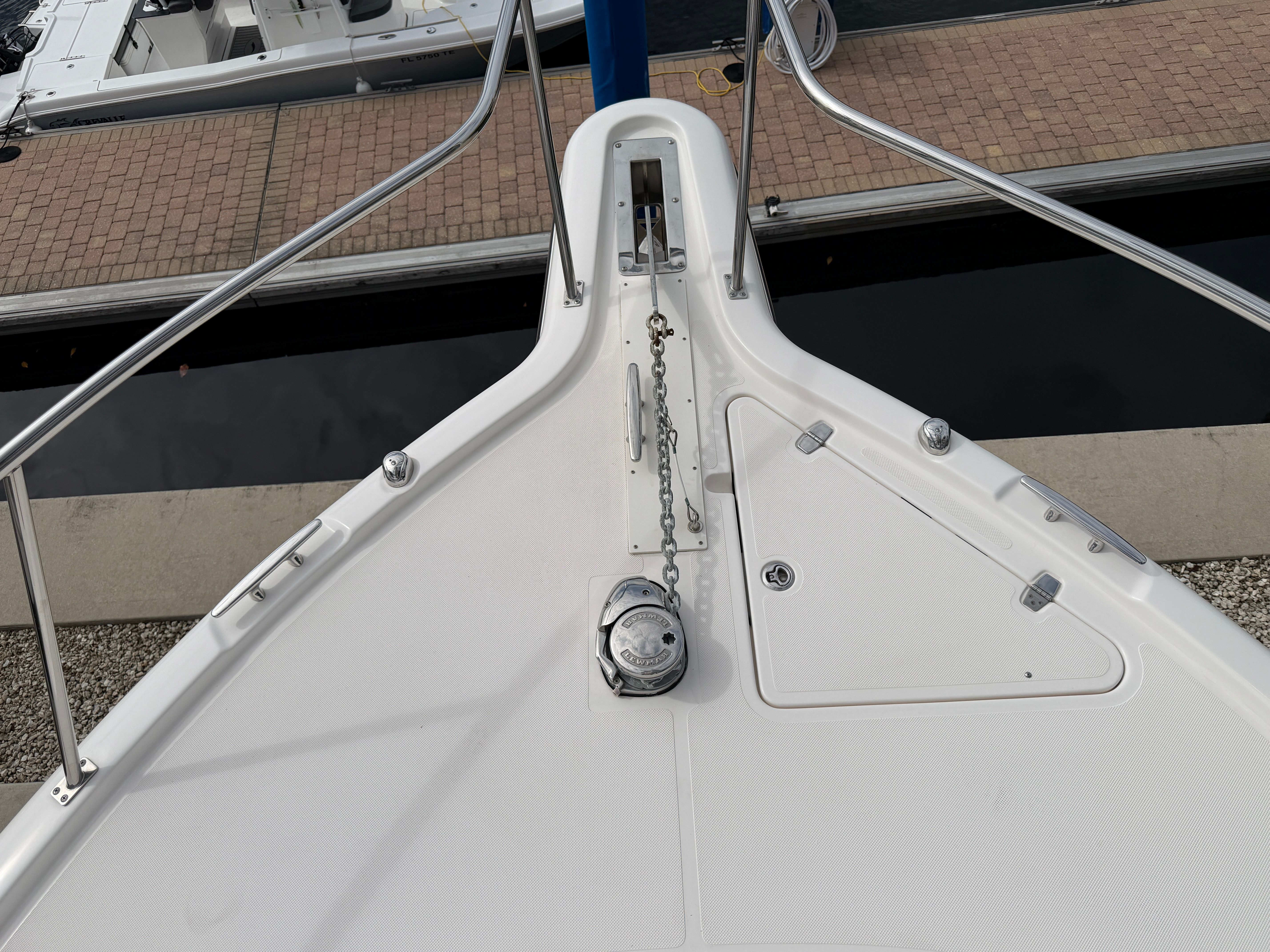 2017 Pursuit OS 385 Offshore - 20