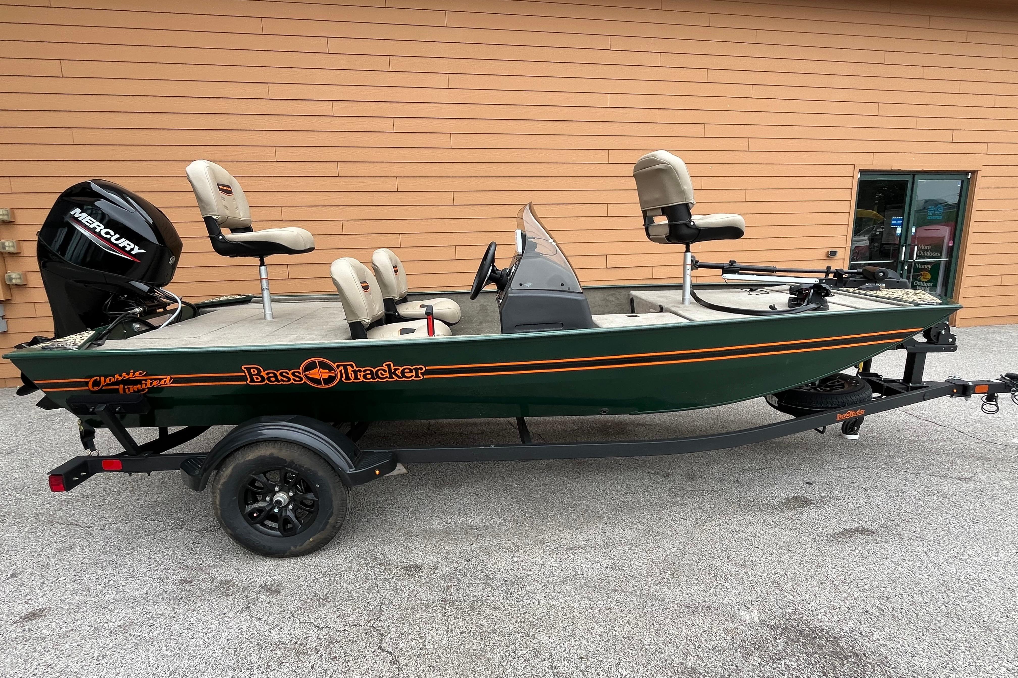 2026 Tracker Bass Tracker Classic Limited