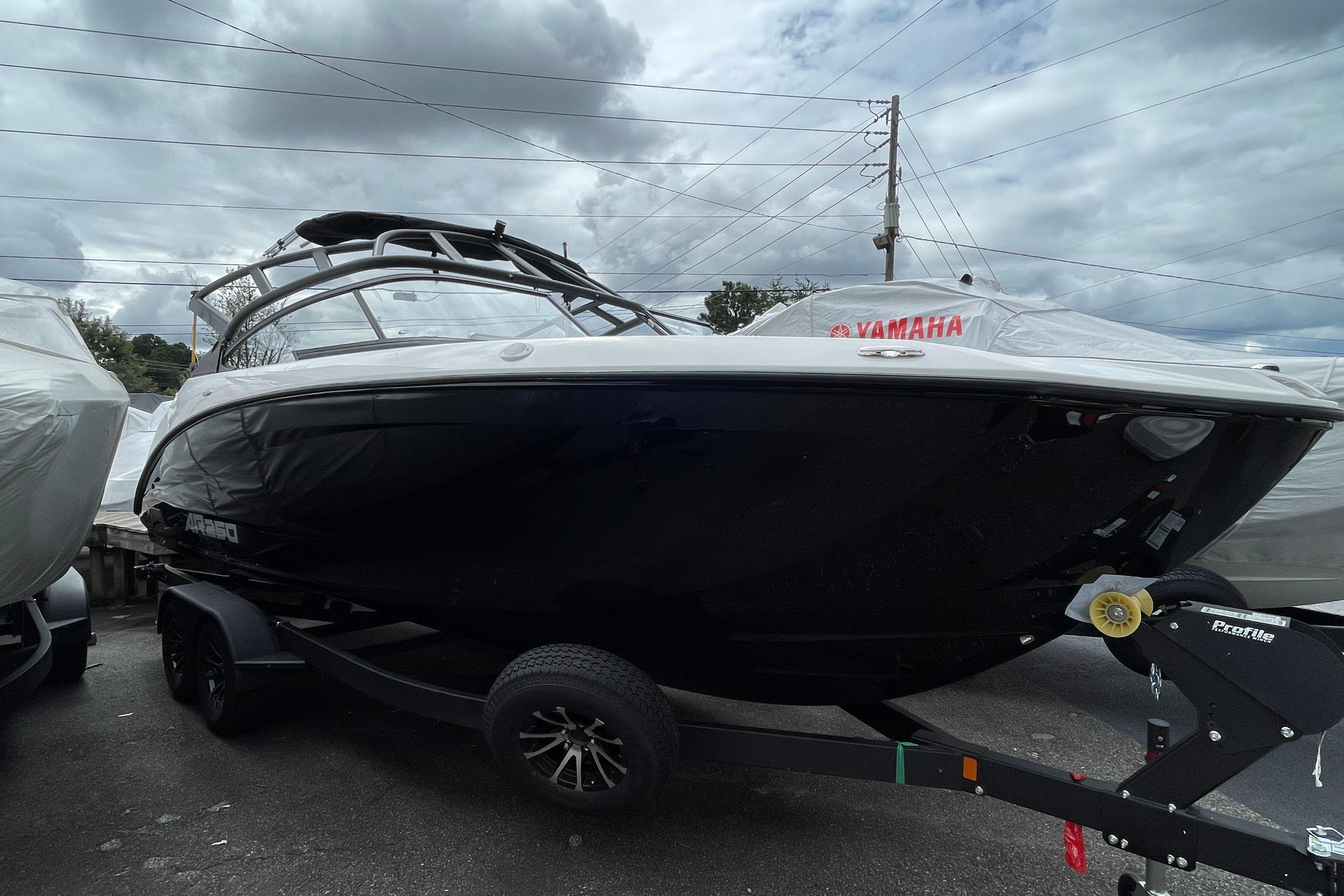 2026 Yamaha Boats AR250