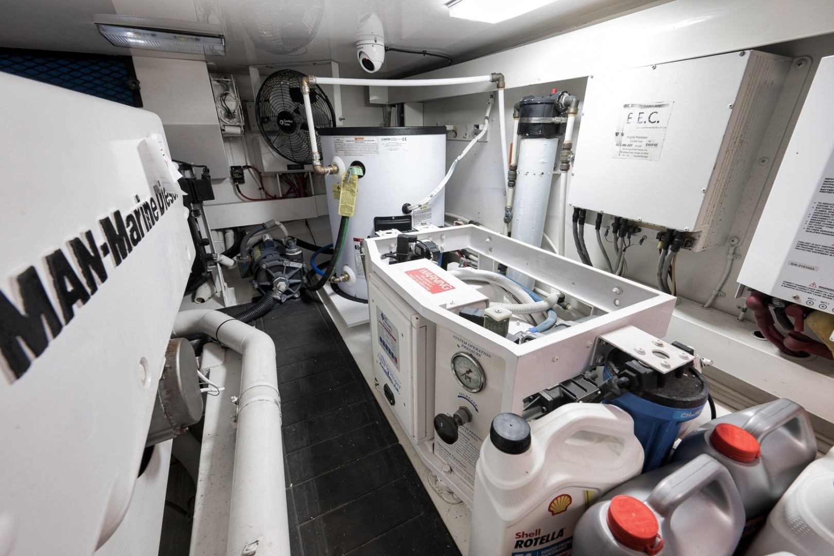 2003 Viking 52 Convertible - Image 42
