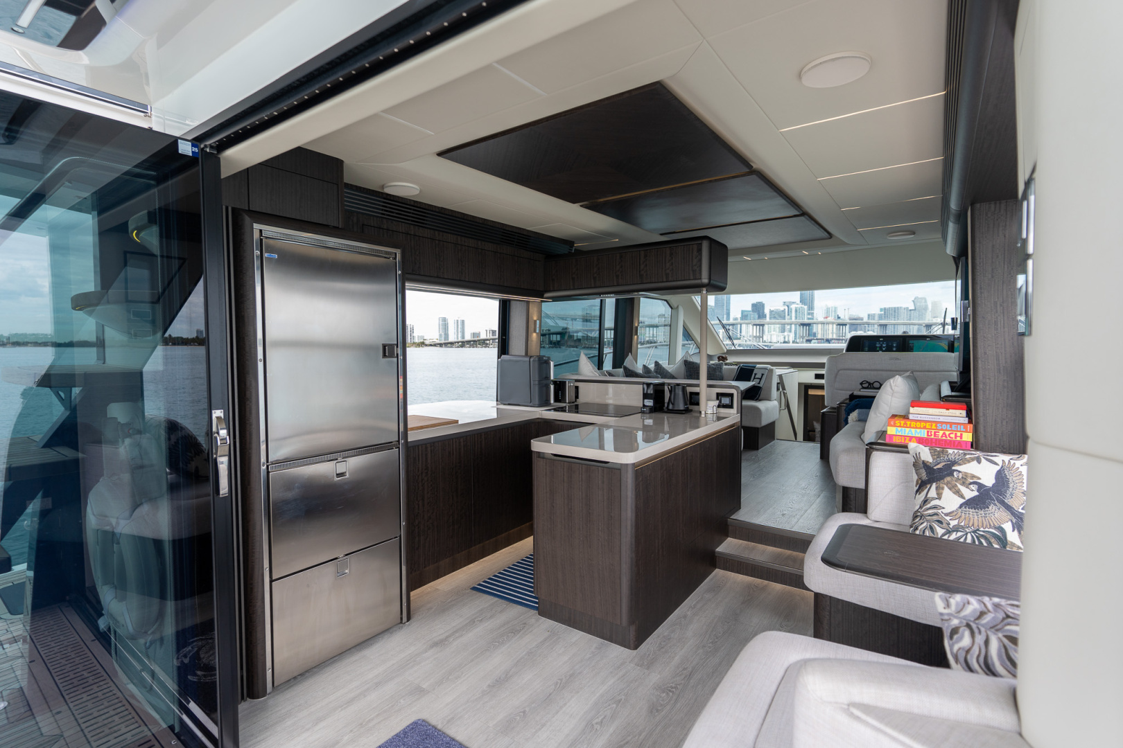 2025 Galeon 560 FLY - Image 54