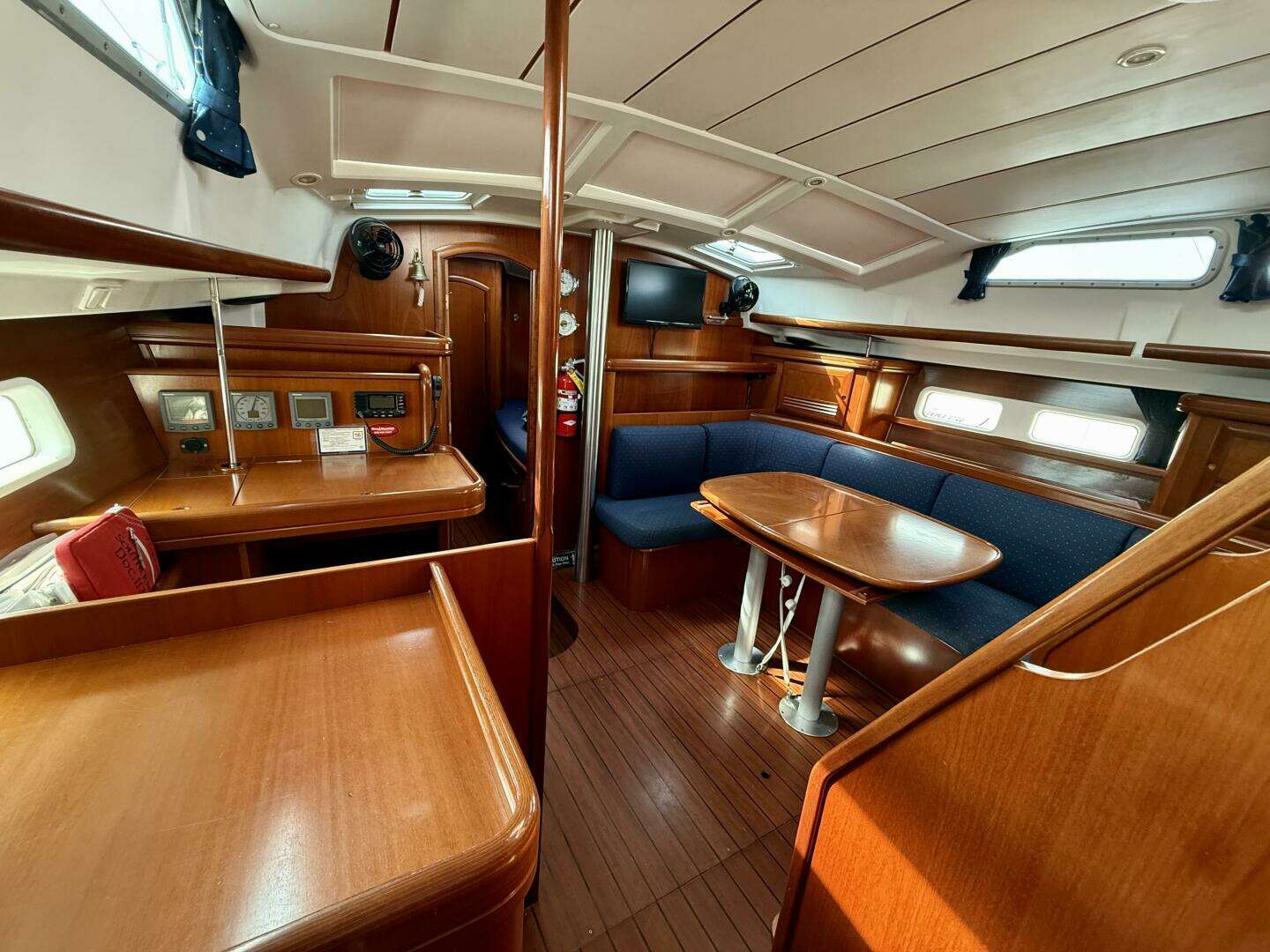 2003 Beneteau — - Image 30
