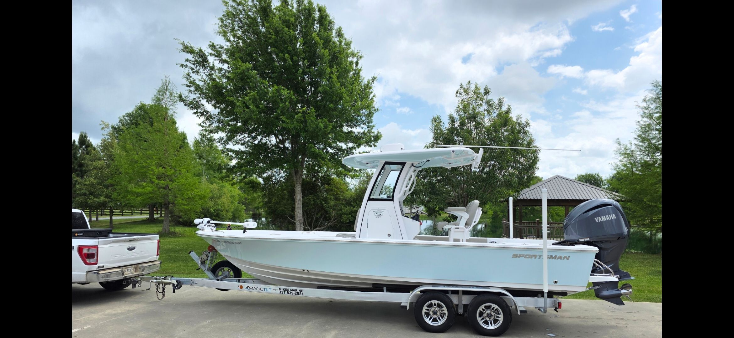 2023 Sportsman Masters 247 Bay Boat