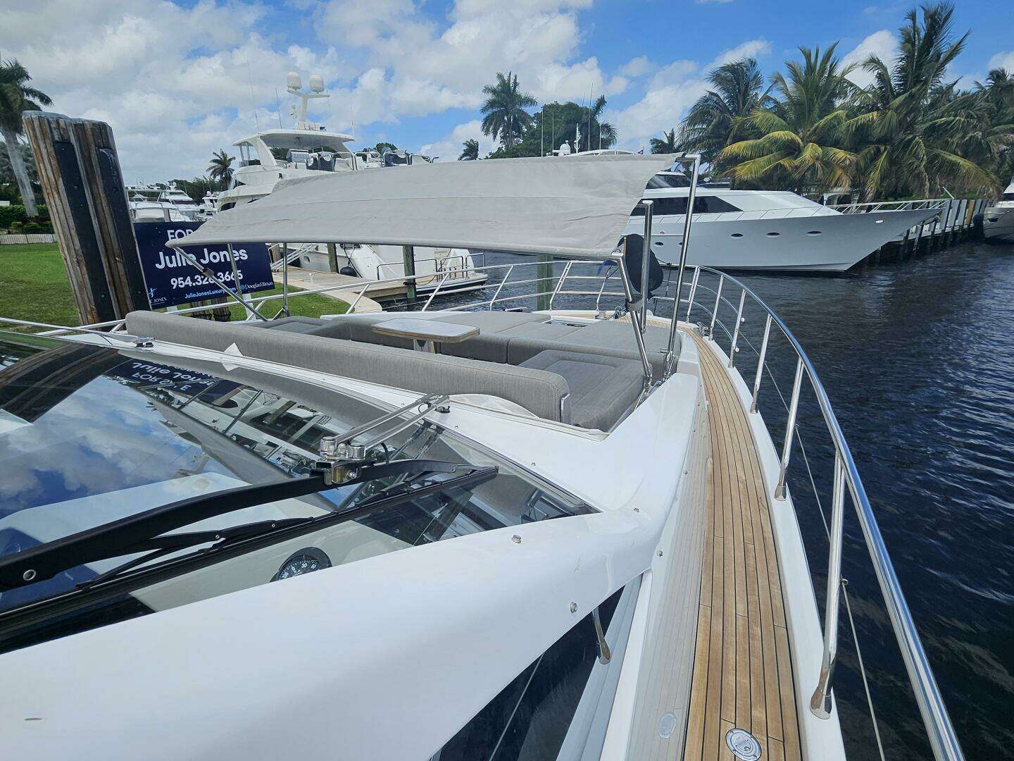 2022 Azimut 66 - Image 13