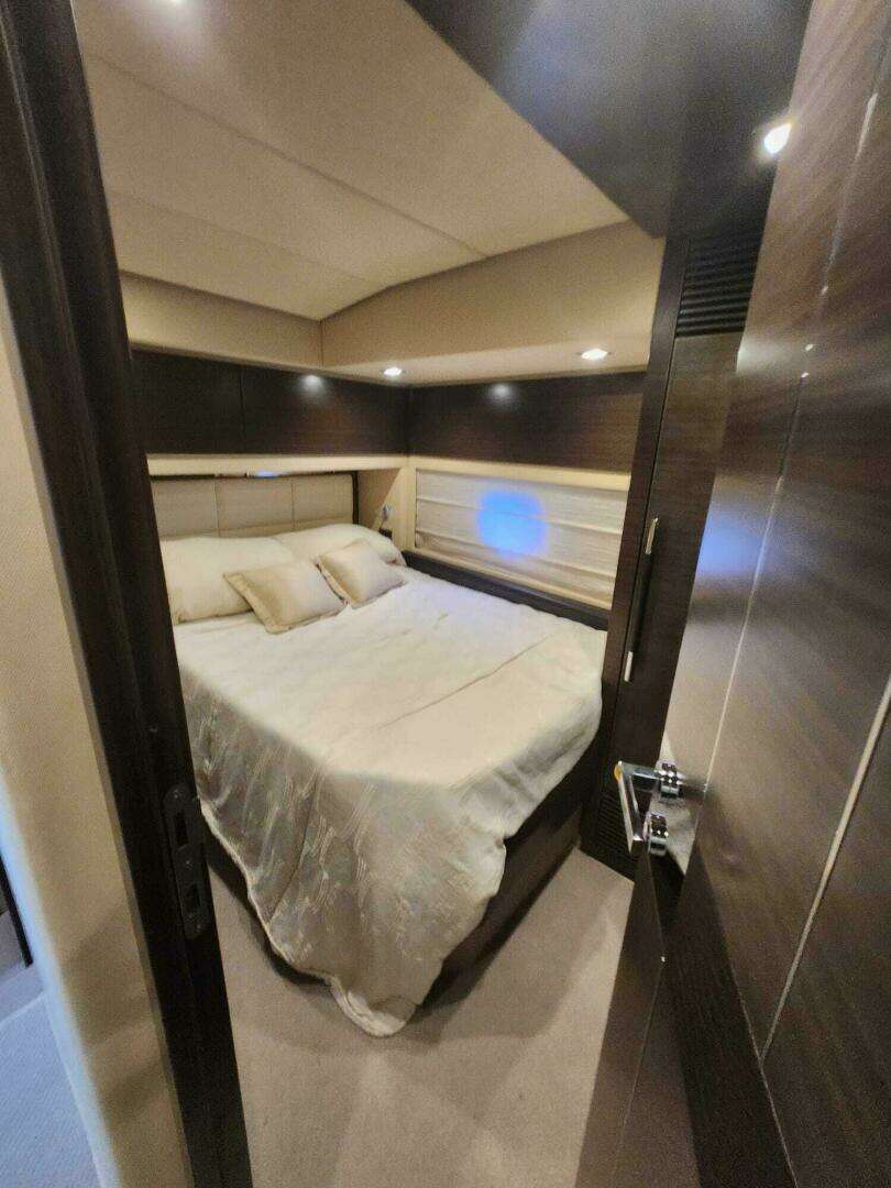 2014 Azimut Flybridge - Image 90