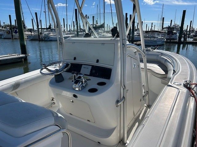 2006 Boston Whaler 240 Outrage - 9
