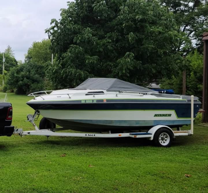 1989 Rinker Cuddy Cabin