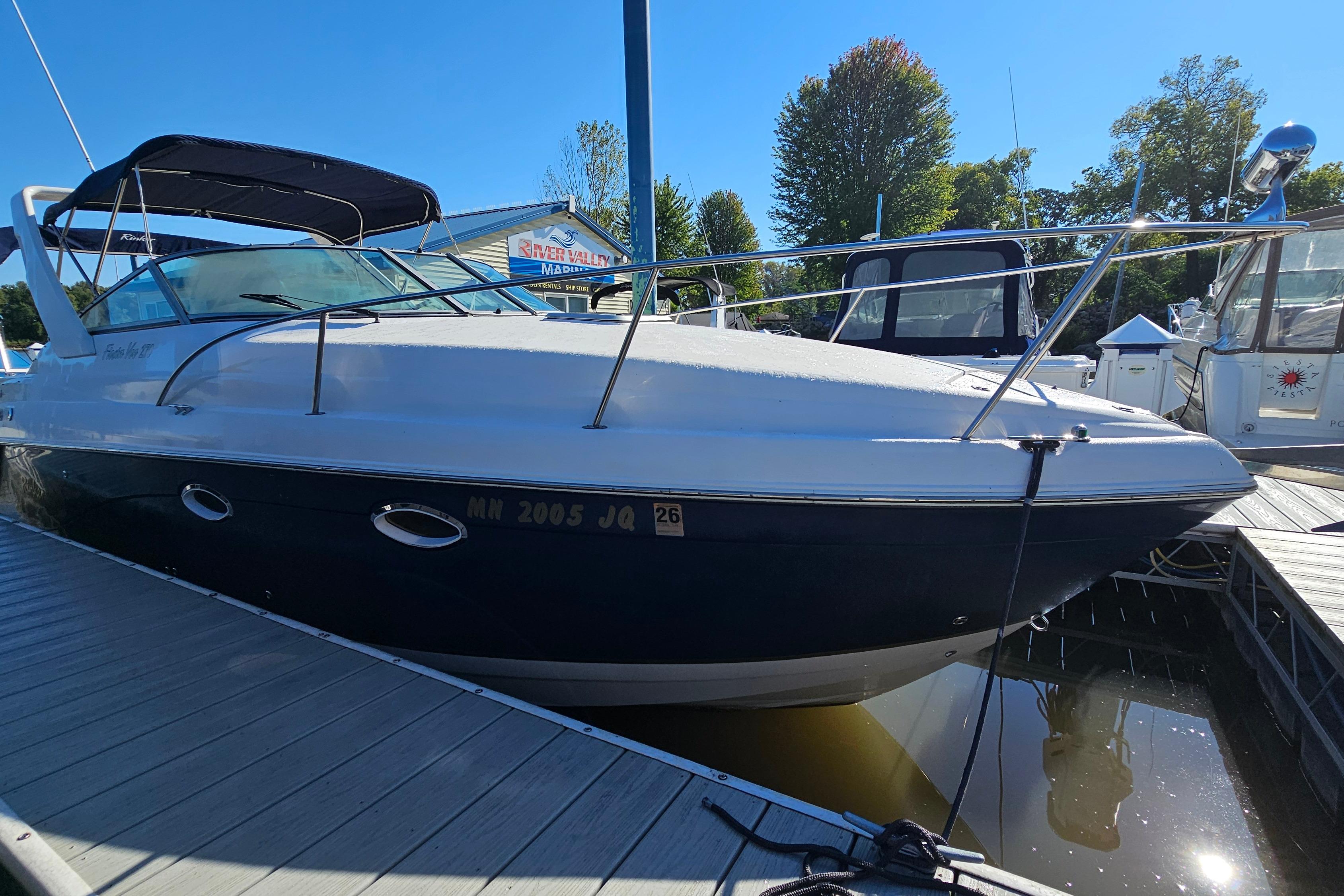 2004 Rinker Fiesta Vee 270
