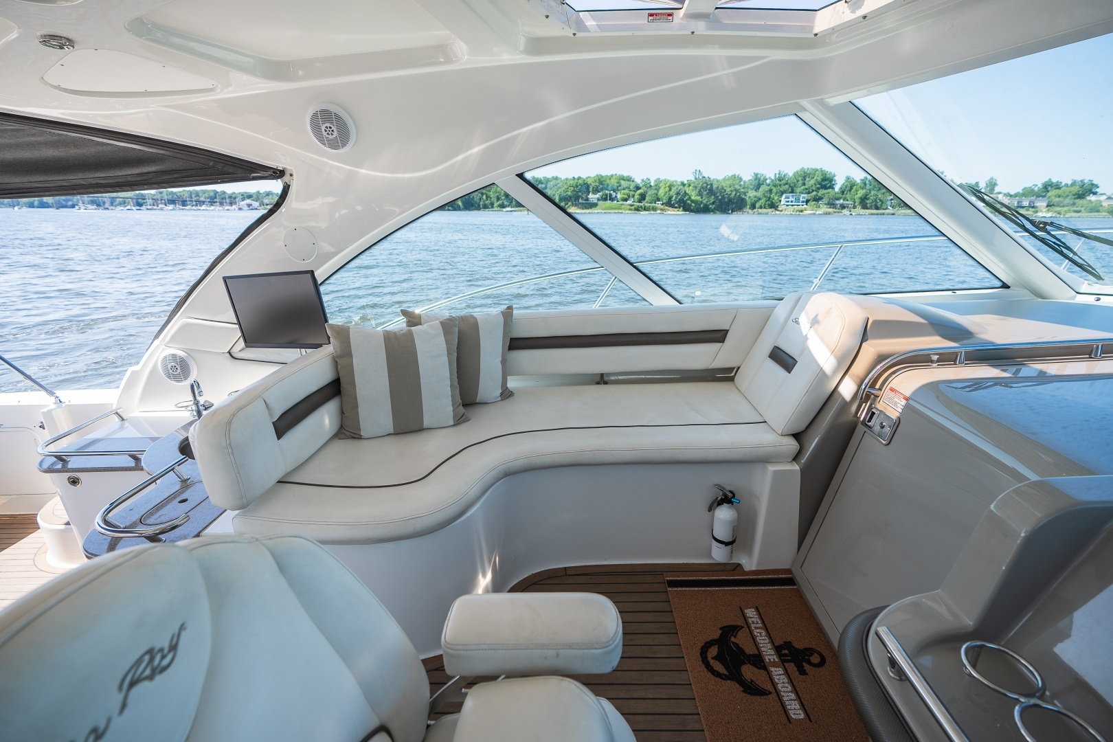 2005 Sea Ray 480 Motor Yacht - Image 24