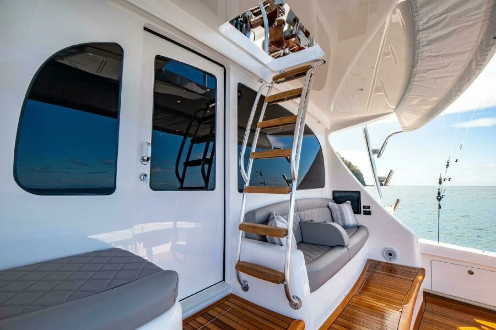 2023 Viking 64 Convertible - Image 51