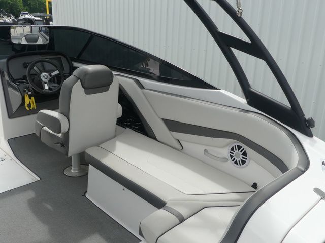 2019 Yamaha Boats AR240 - 30