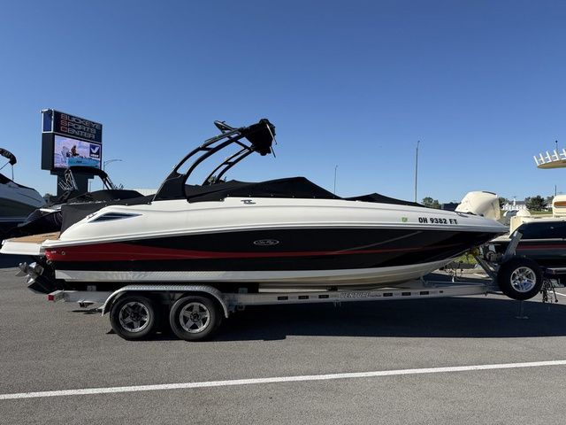 2017 Sea Ray SDX 240
