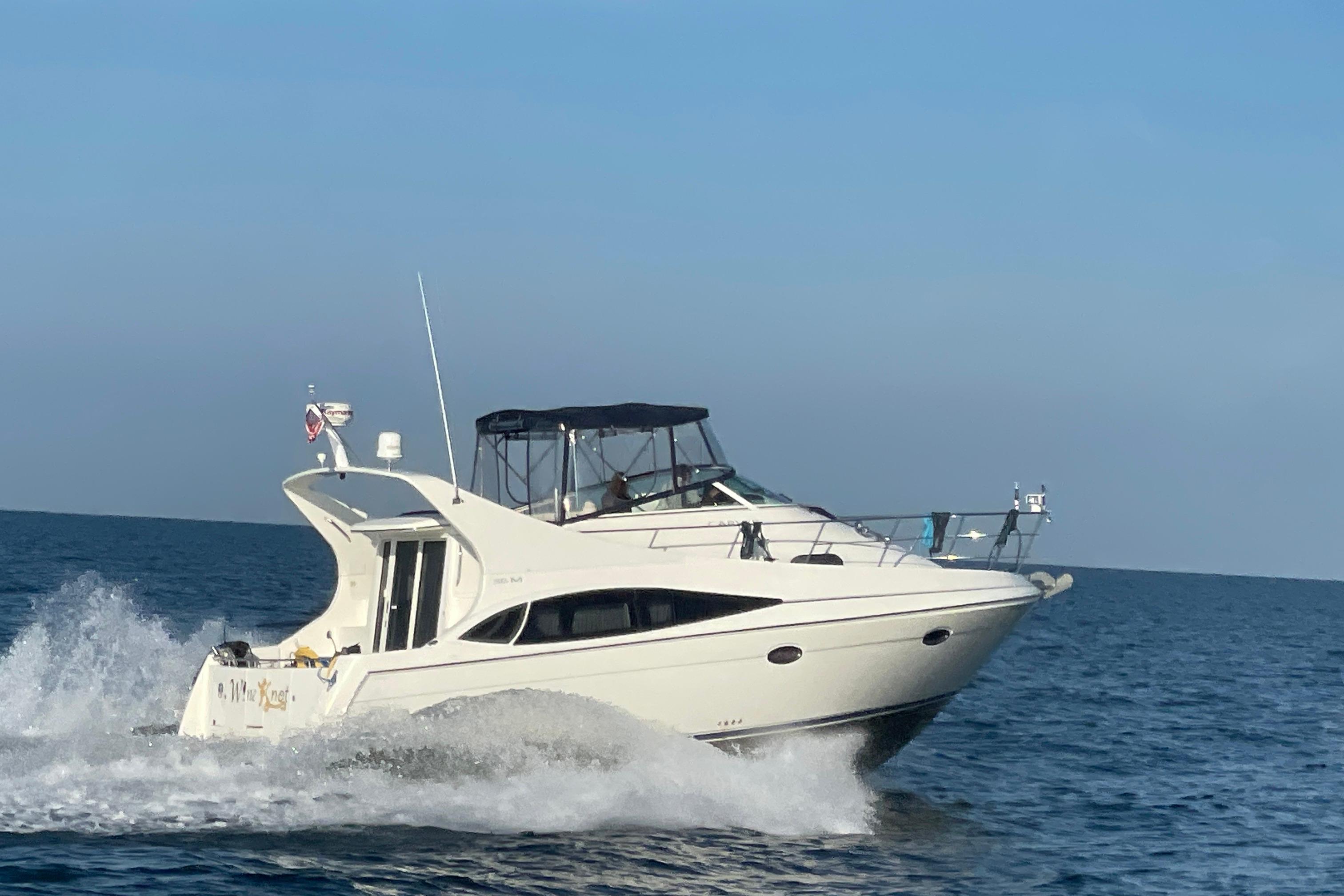 2007 Carver 360 Mariner