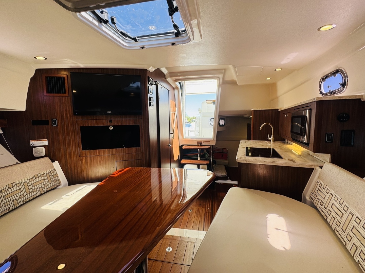 2021 Pursuit OS 355 - Image 41