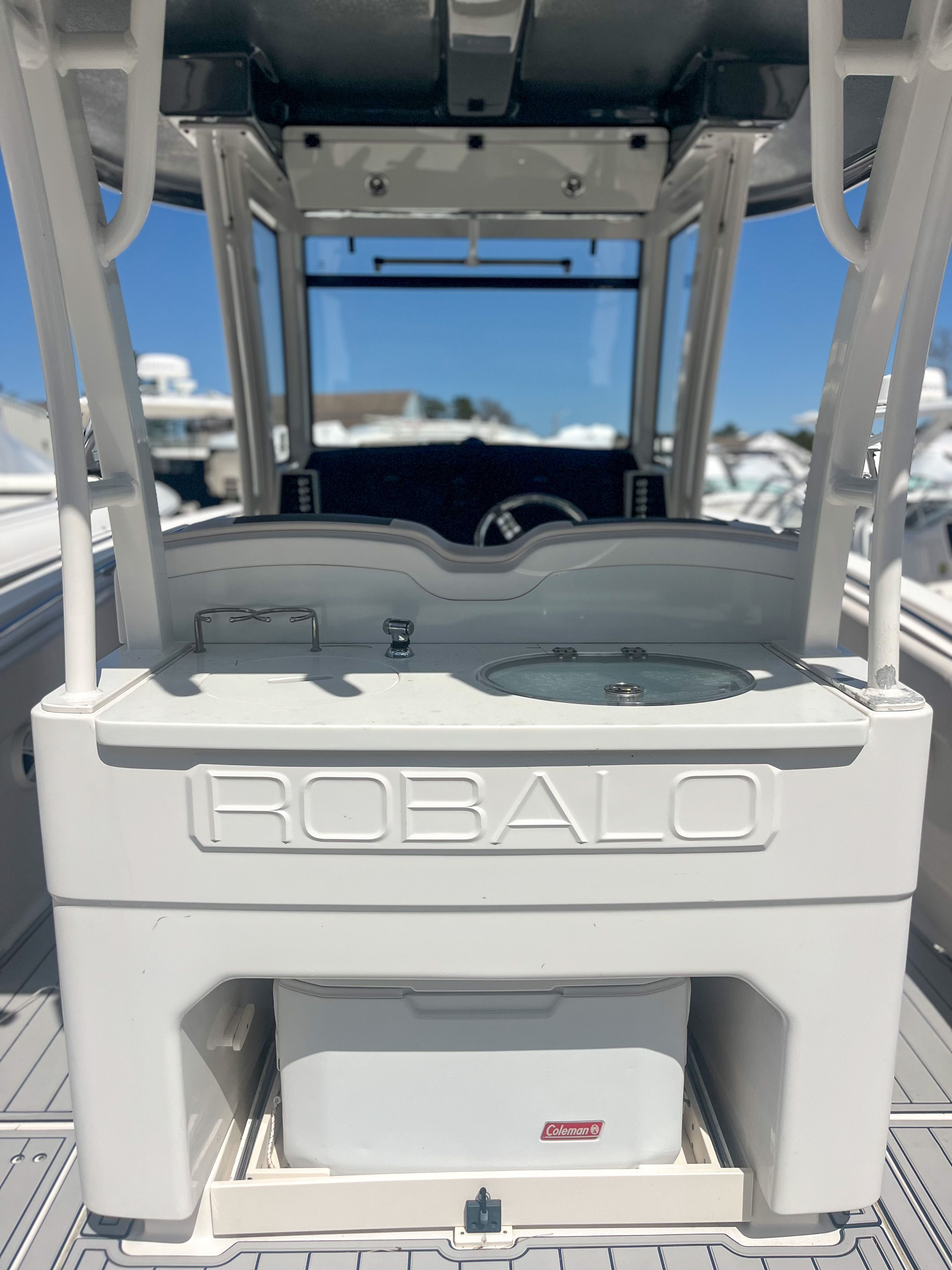 2017 ROBALO 302 CC - Image 3