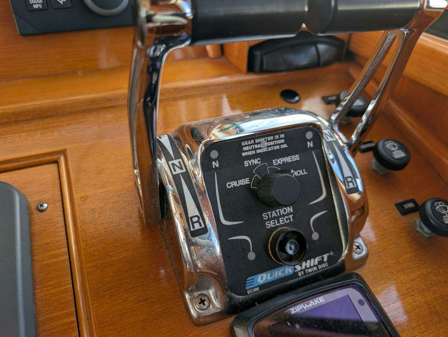 2006 Grand Banks — - Image 13