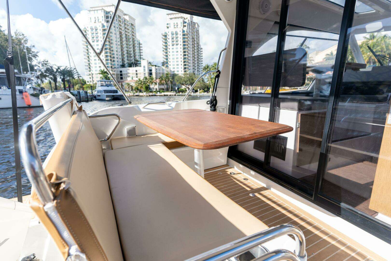2021 Beneteau Antares 9 - Image 21
