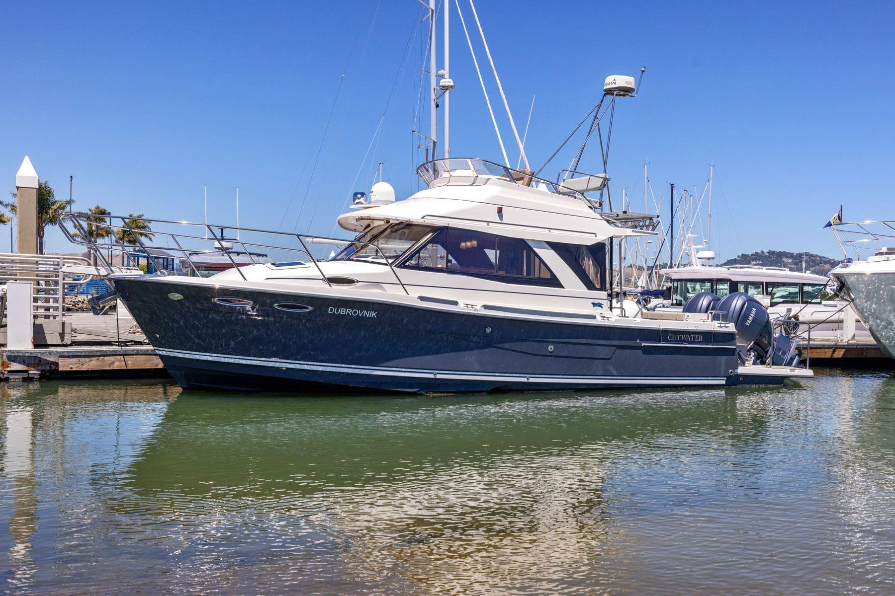 2022 Cutwater C-32 CB