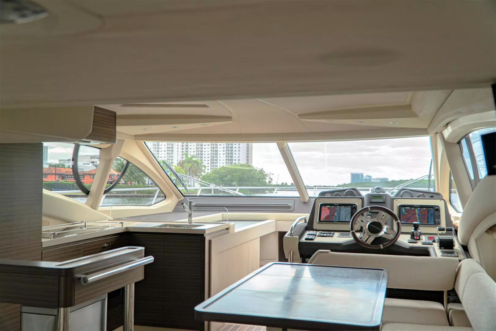 2013 Azimut FLY54 - Image 15