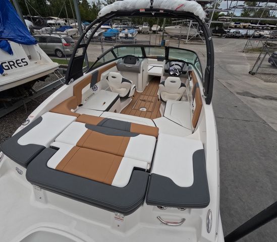 2026 Chaparral 23 SSi OB In stock Trailer included - 9