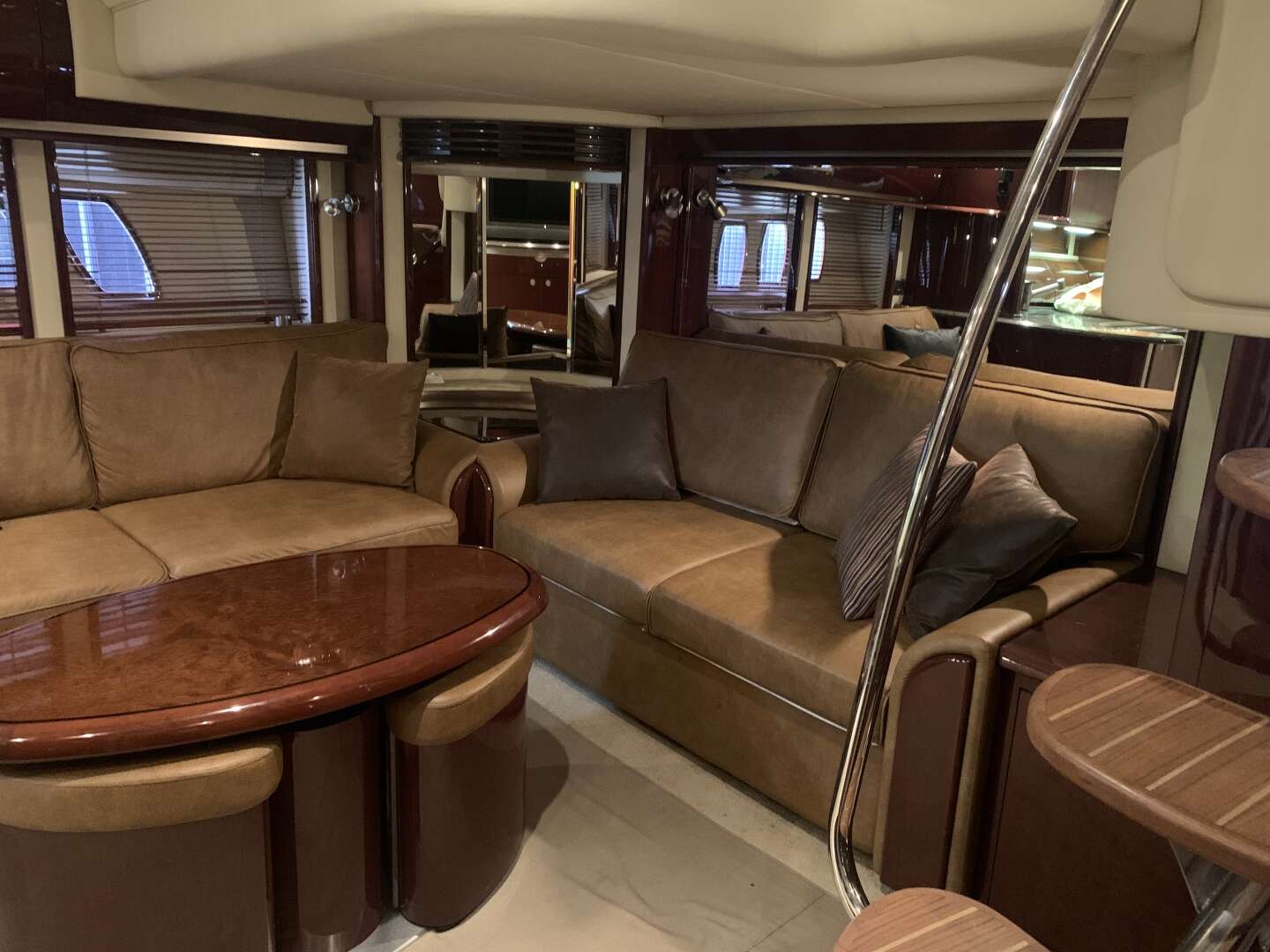2007 Sea Ray 52 SUNDANCER - Image 46