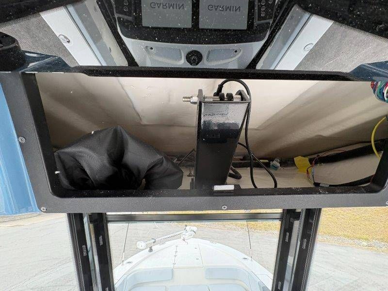 2026 Robalo 266 Cayman - 35