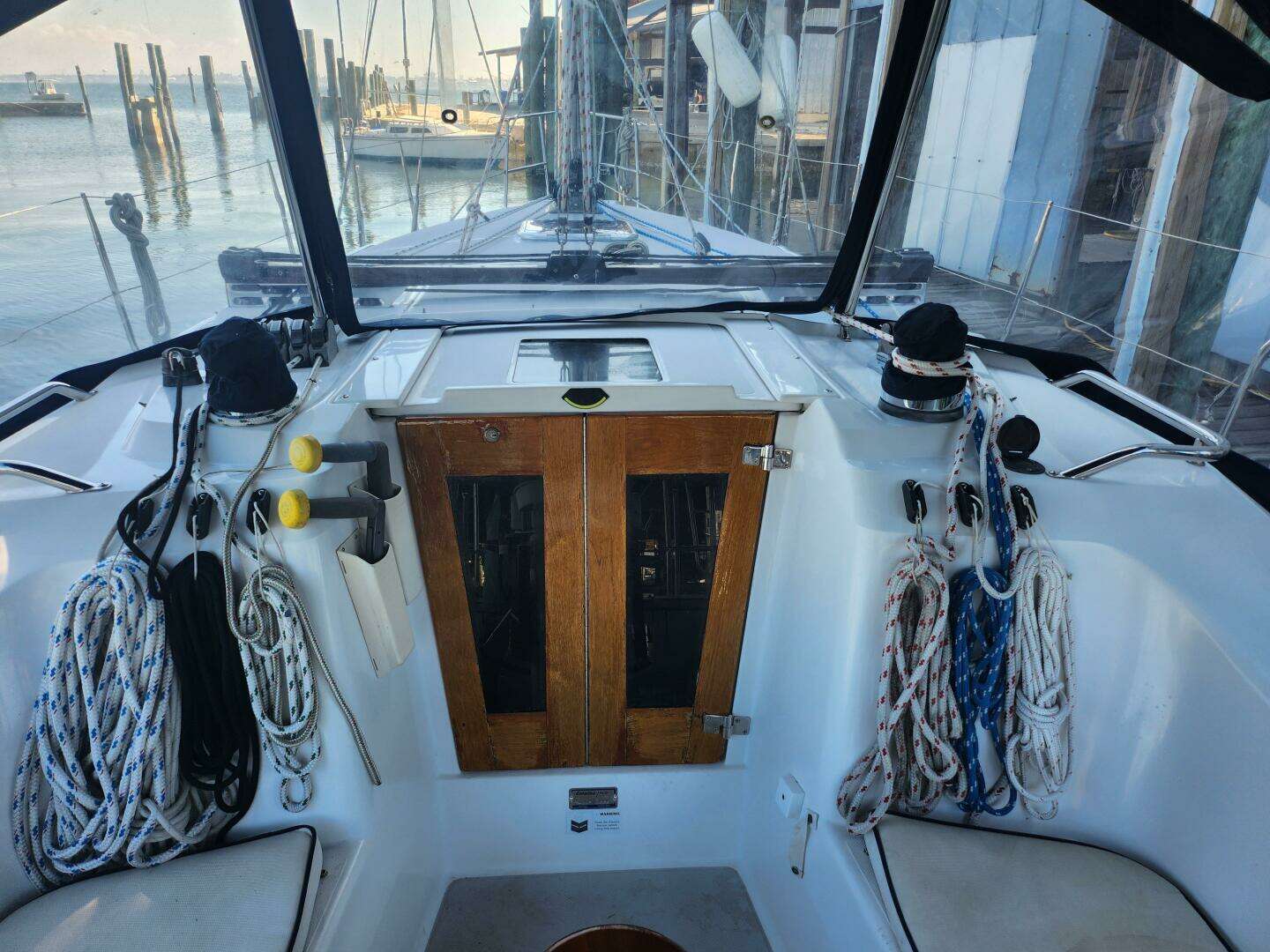 2012 Catalina 355 - Image 6