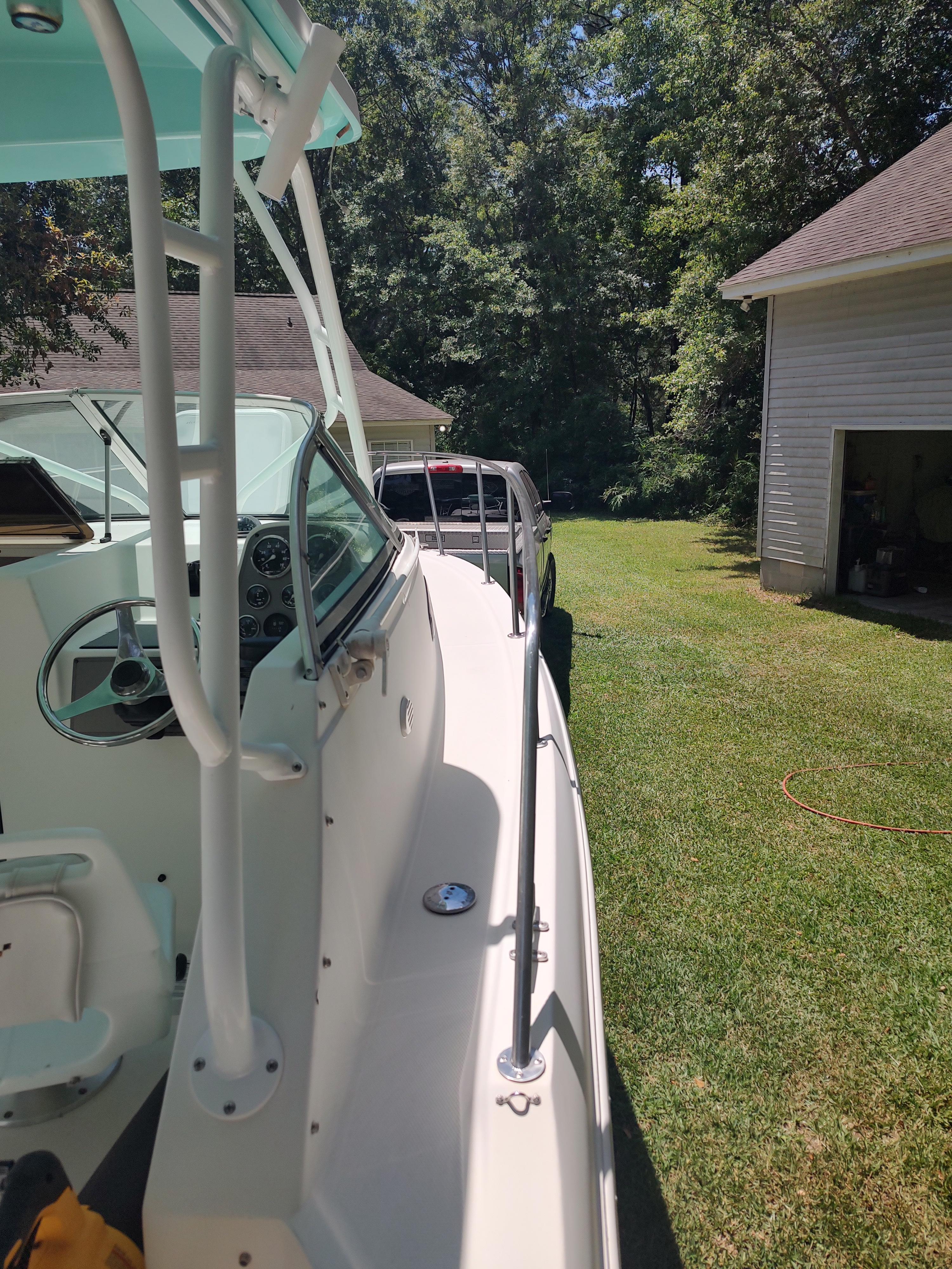 2001 Wellcraft 24 Walkaround - 11