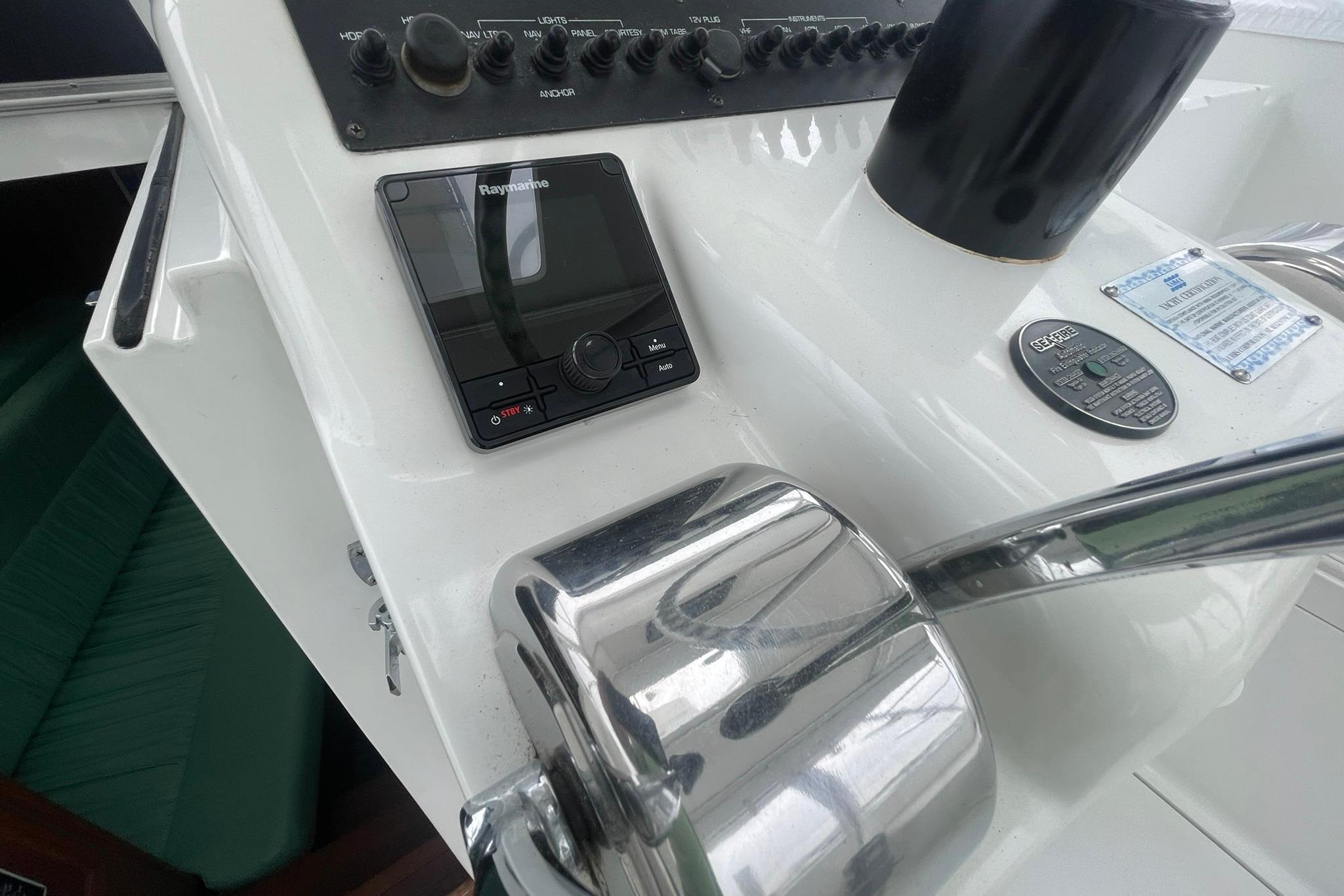 NEW RAYMARINE AUTOPILOT!!!