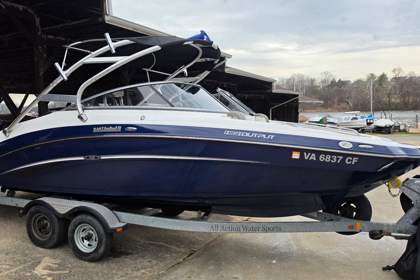 2014 Yamaha Boats 242 Limited