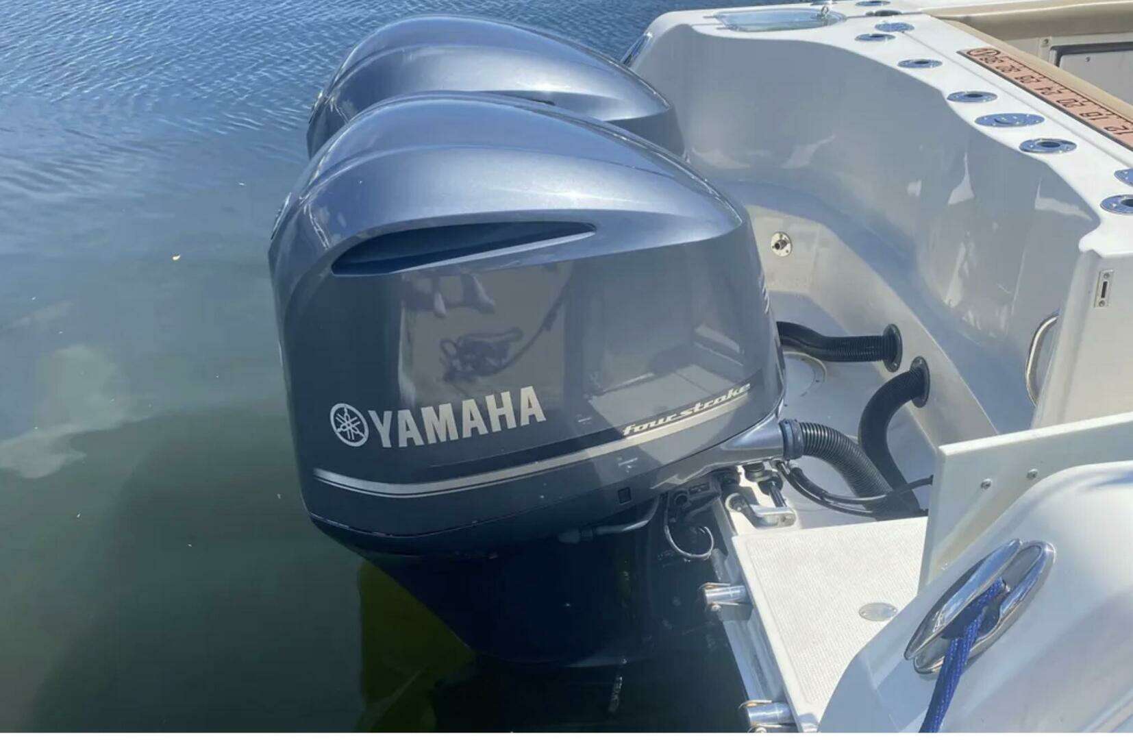 2018 Sailfish 325 DC - Image 4