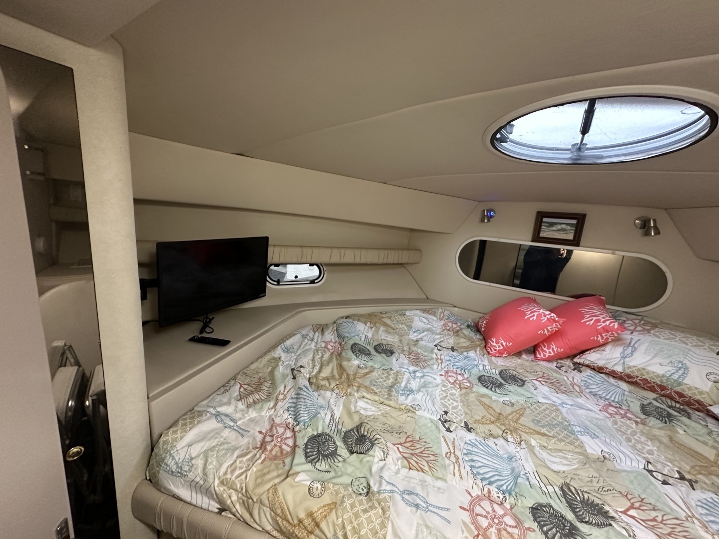 1998 Cruisers Yachts 3650 Aft Cabin - Image 35