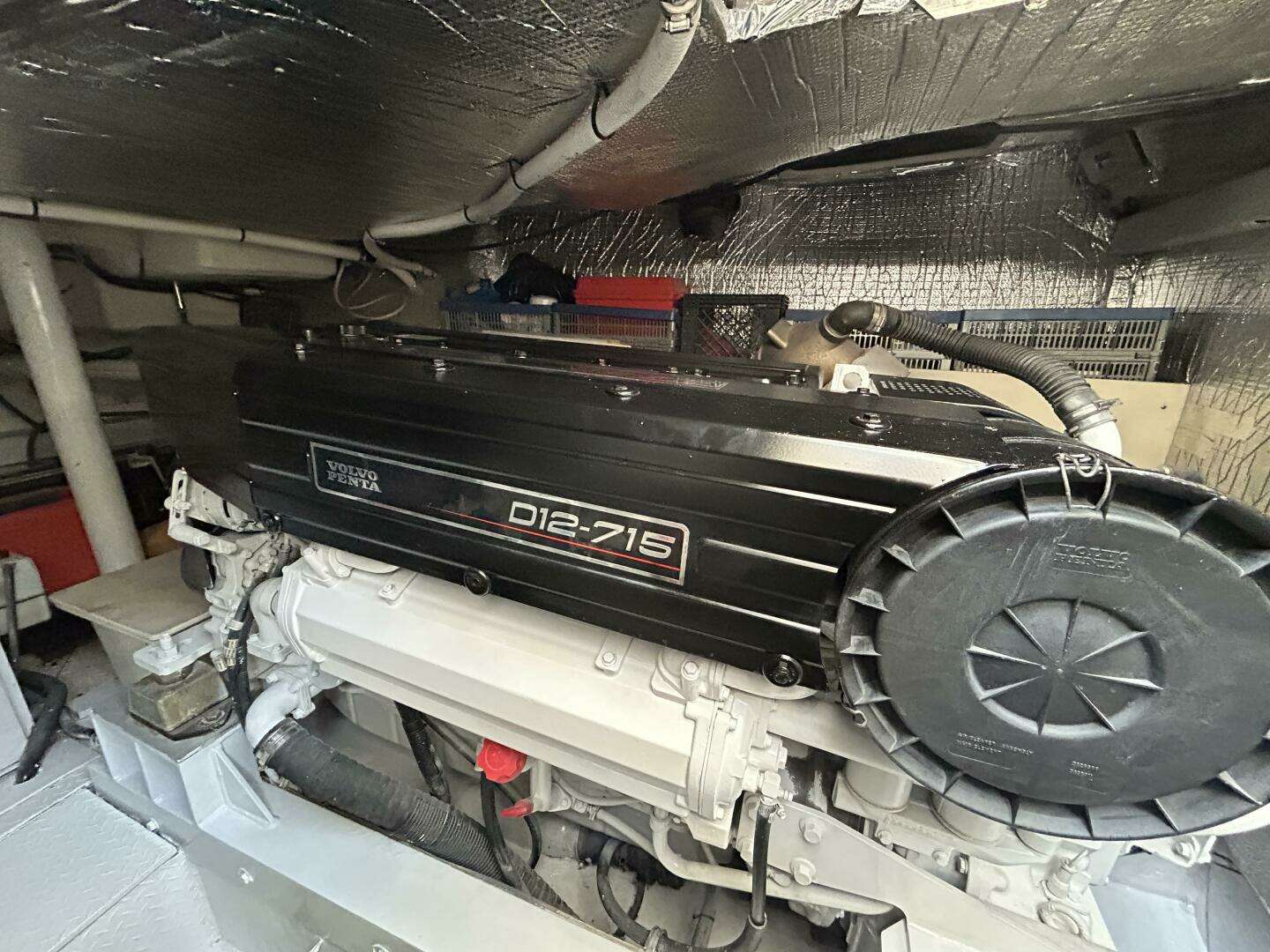 2003 Cruisers Yachts 540 Express - Image 25