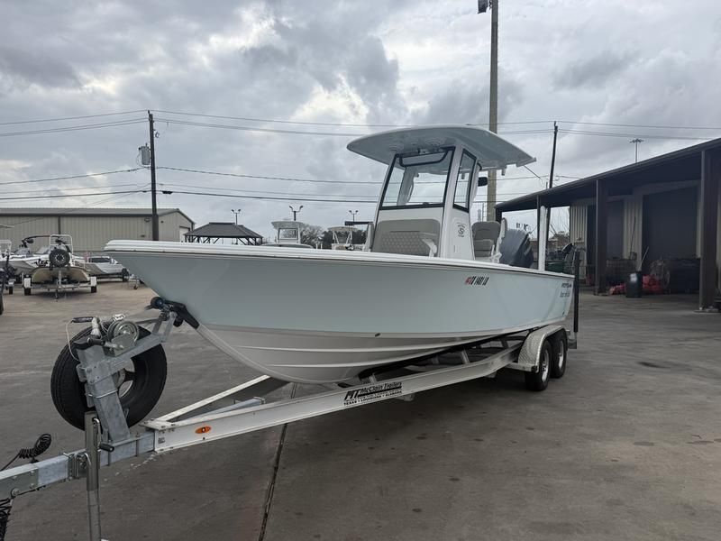 2025 Sportsman Masters 247OE Bay Boat