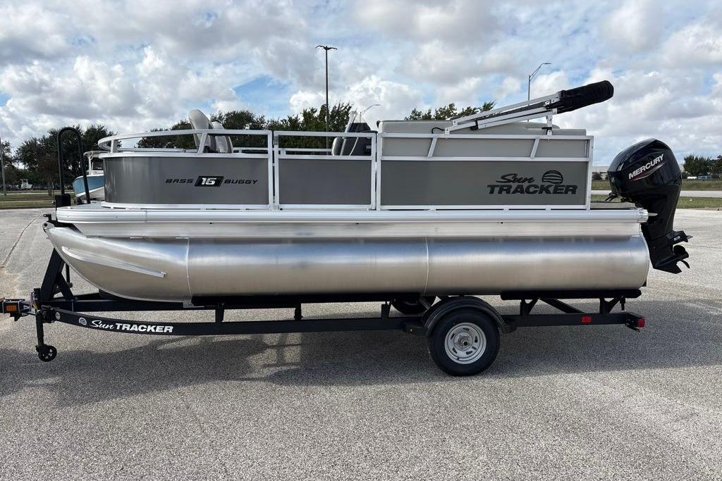 2026 Sun Tracker Bass Buggy 16 XL Select