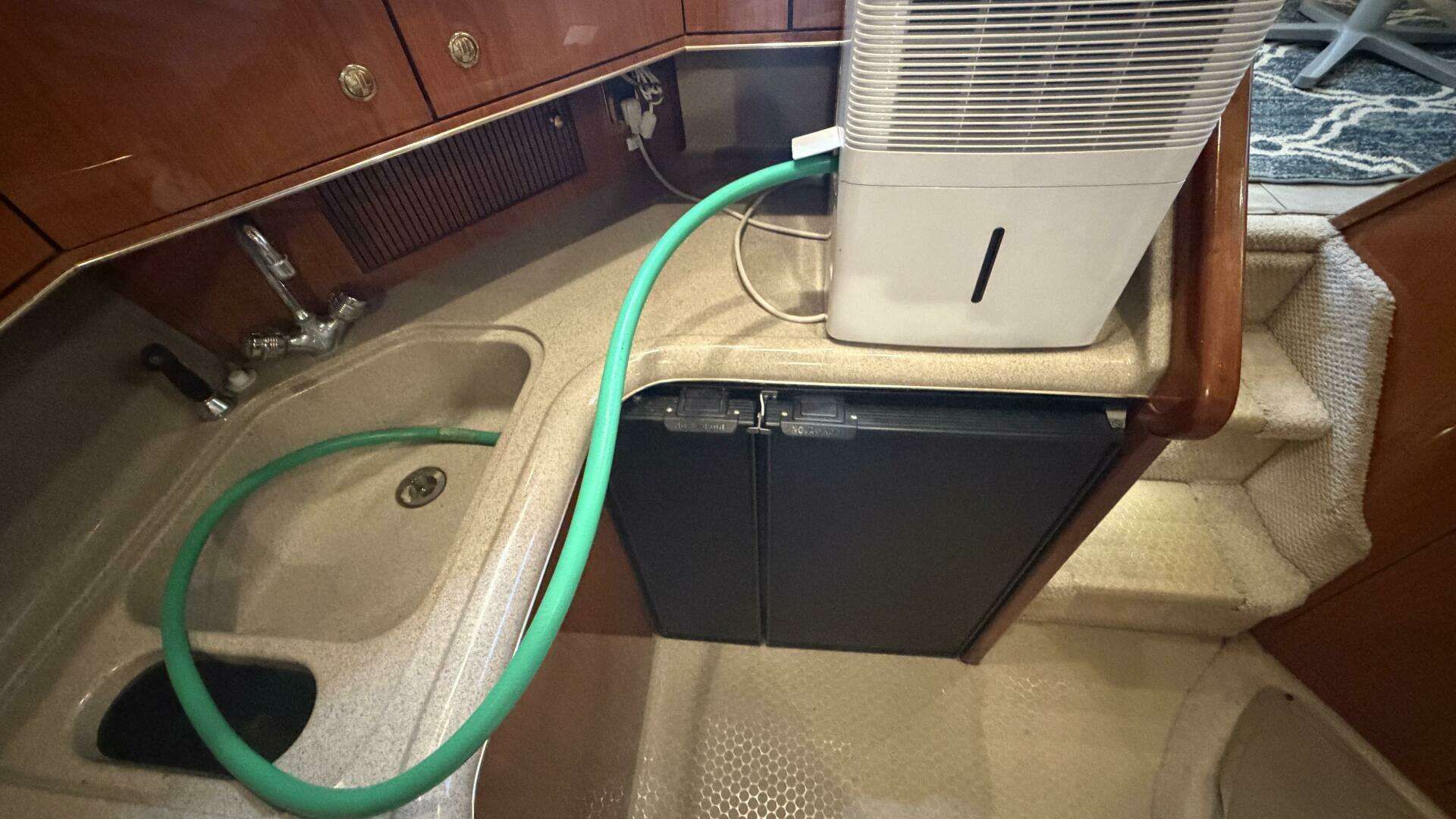 2000 Sea Ray 380 Aft Cabin - 30