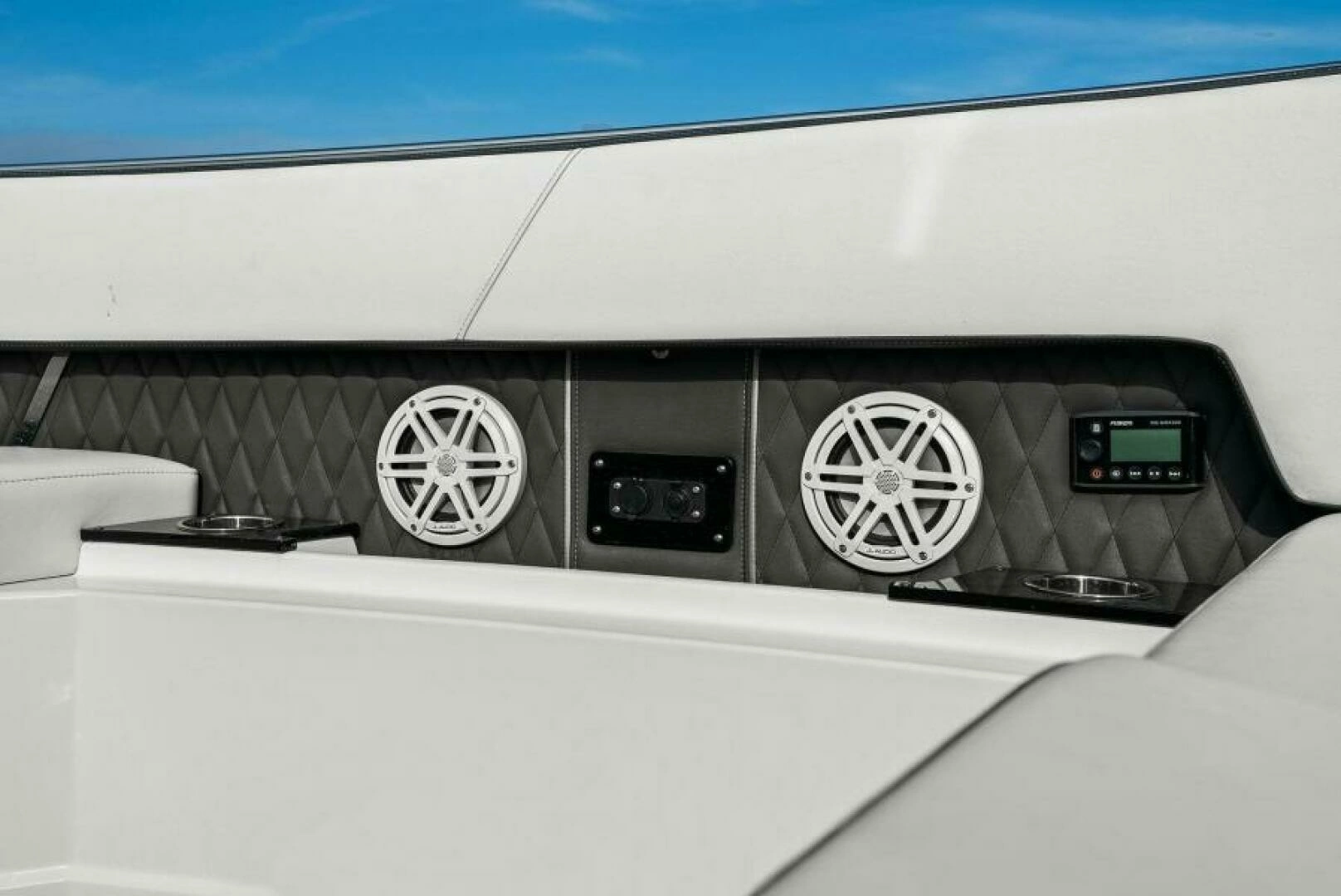 2023 Monterey 385 SS - Image 14