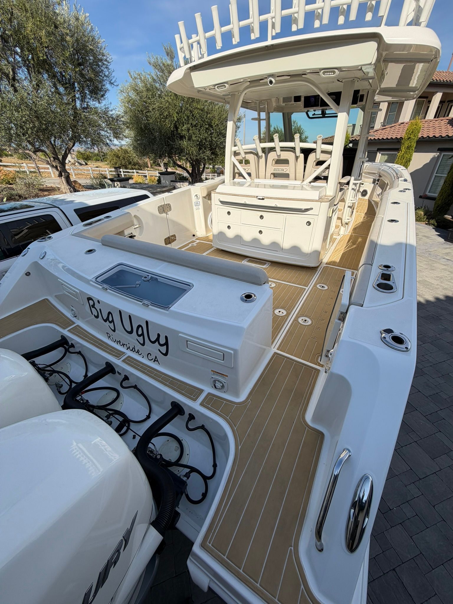 2018 Boston Whaler 380 Outrage - 35