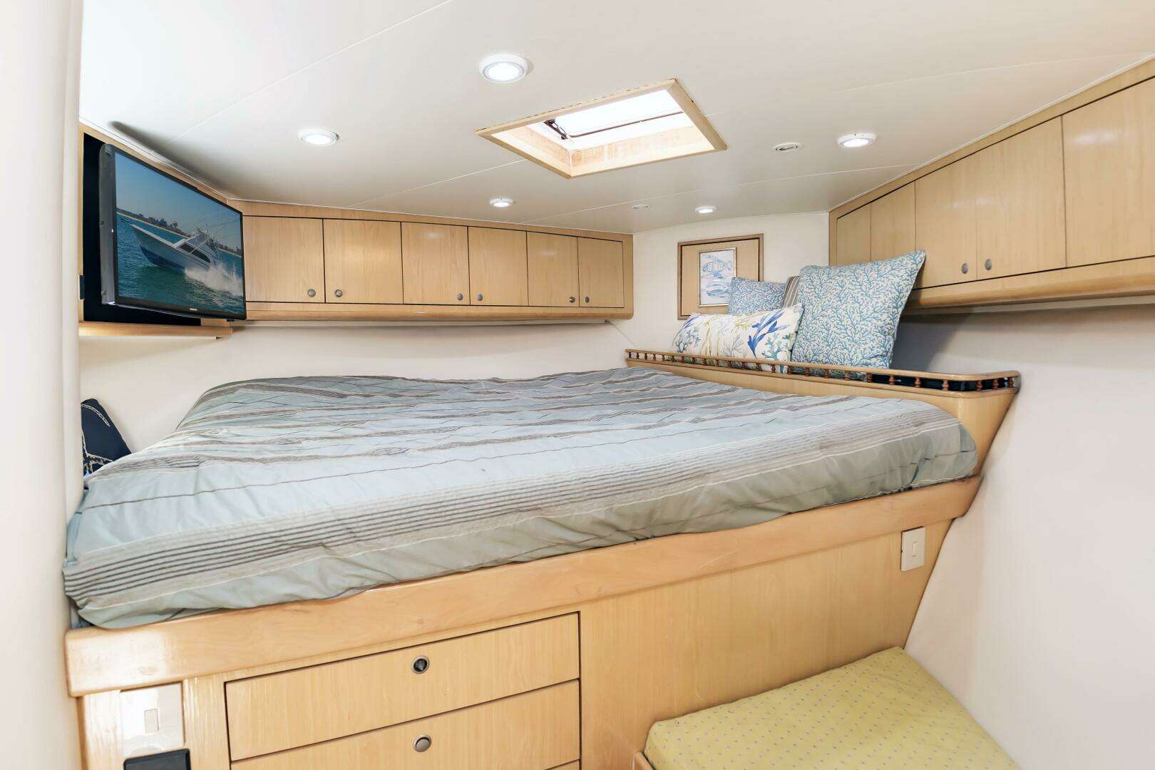 1998 Buddy Davis 52 Convertible - Image 36