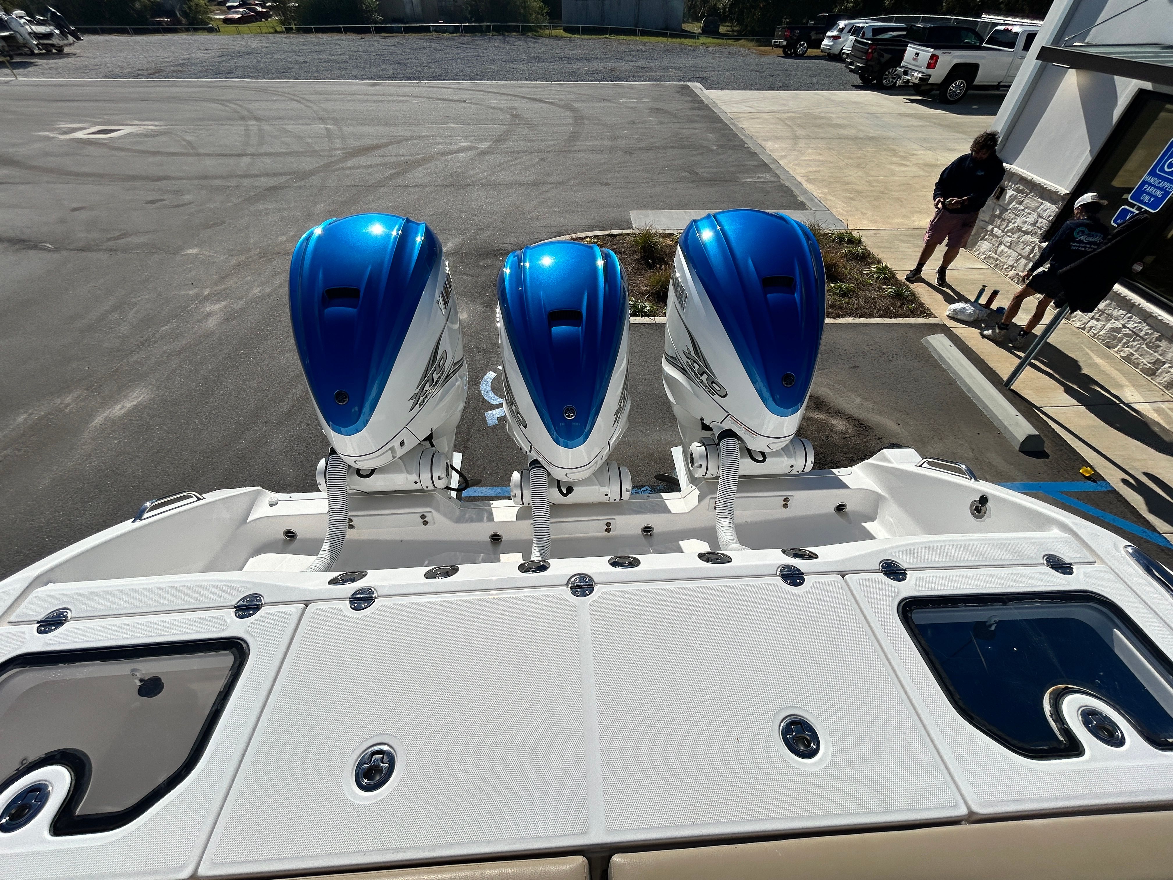2020 Everglades 395 Center Console - 16