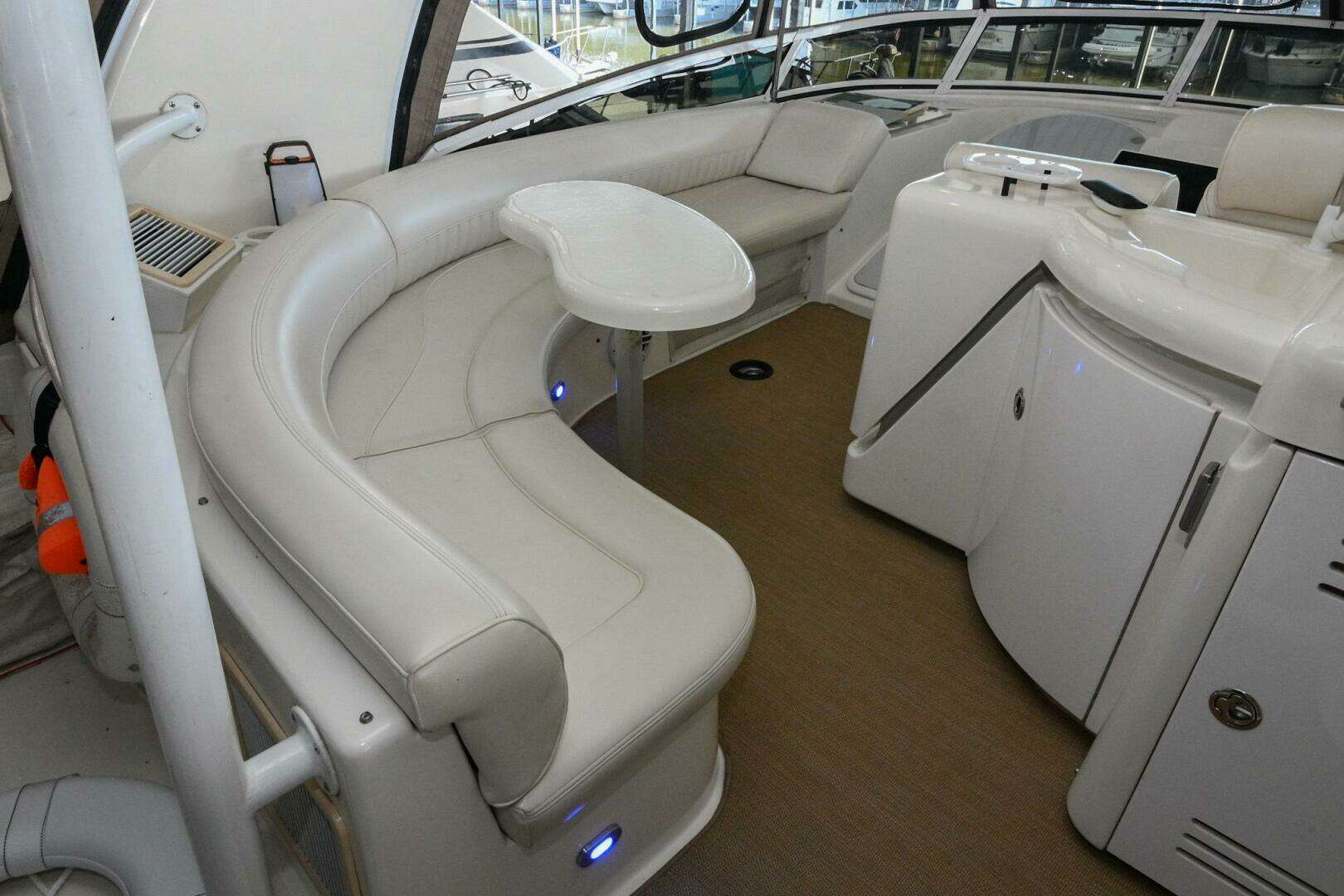 2002 Cruisers Yachts 5000 Sedan Sport - Image 95