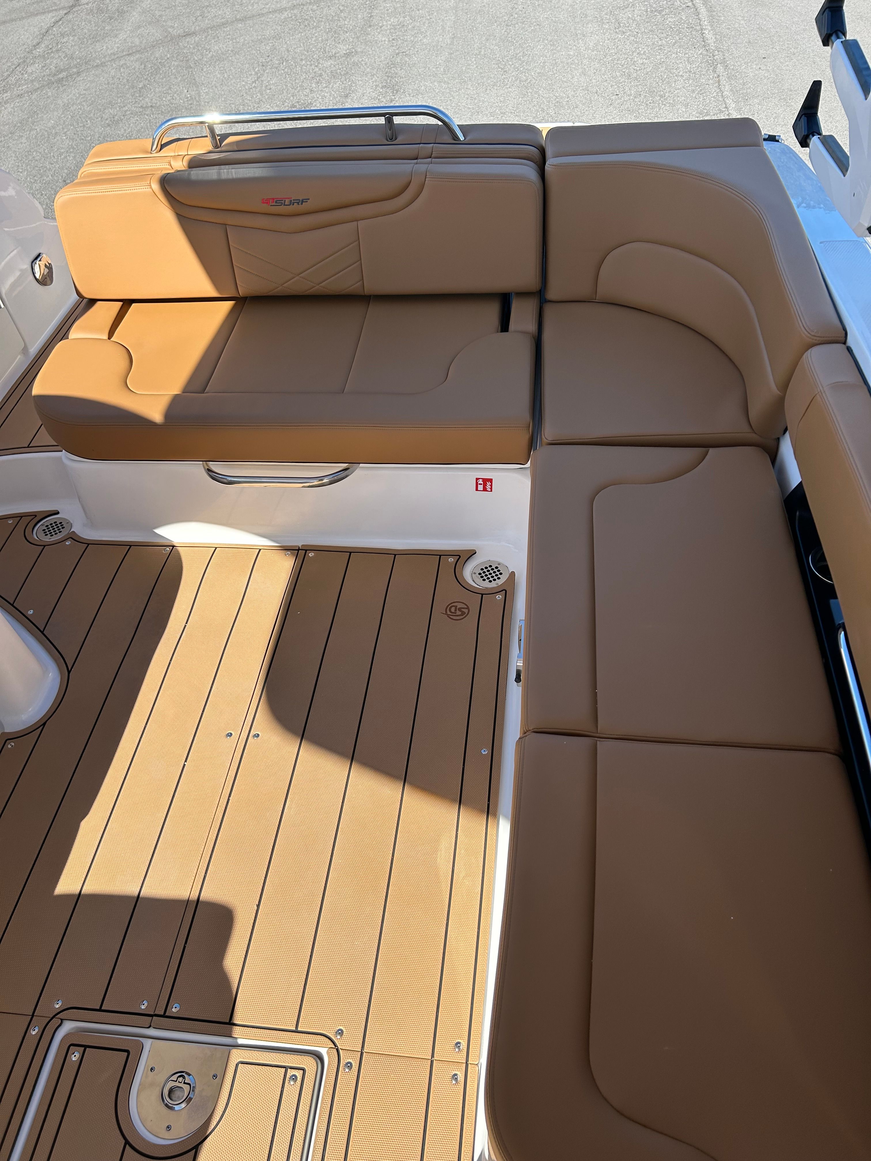 2026 Chaparral 30 Surf - 31