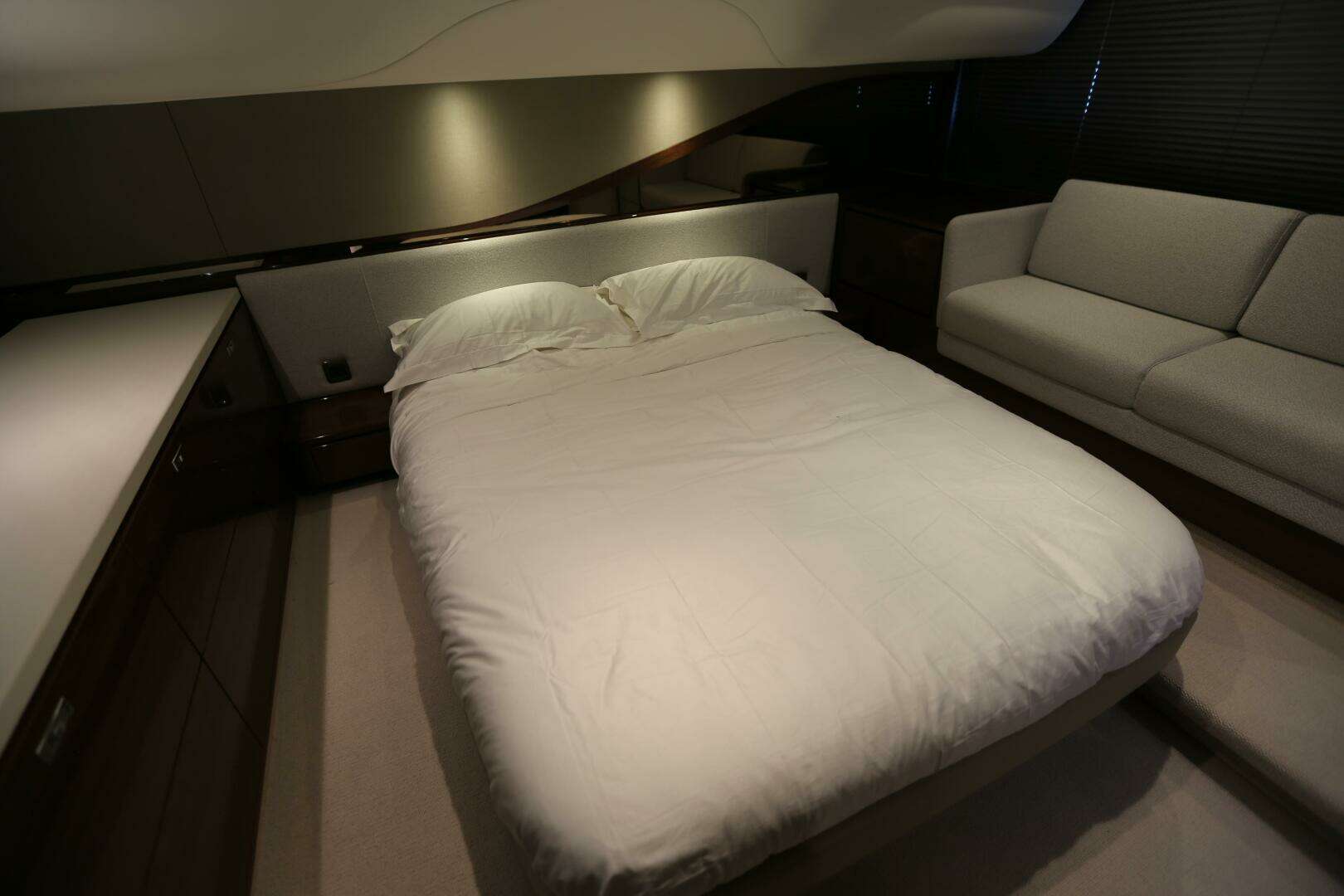 2024 Princess Princess F45 - Image 33