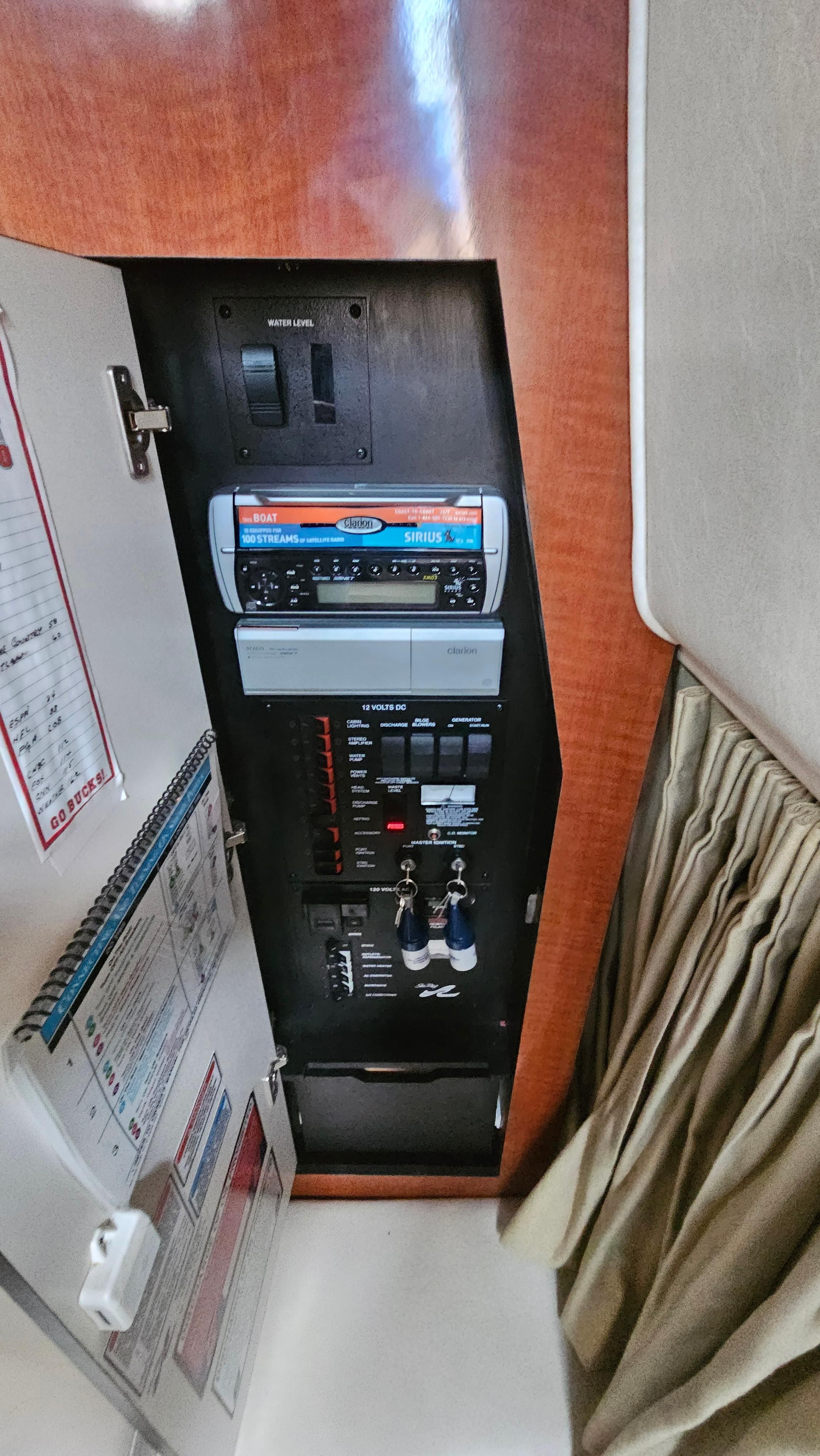 2005 Sea Ray Sundancer 320 - 23