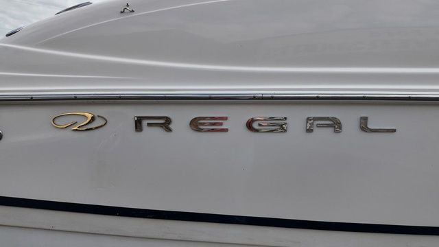 2005 Regal 2400 LSR - 27