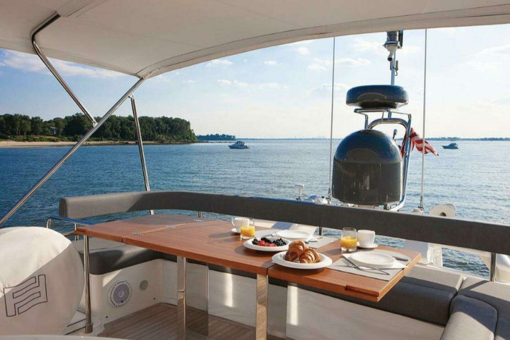 2018 Ferretti Yachts — - Image 7