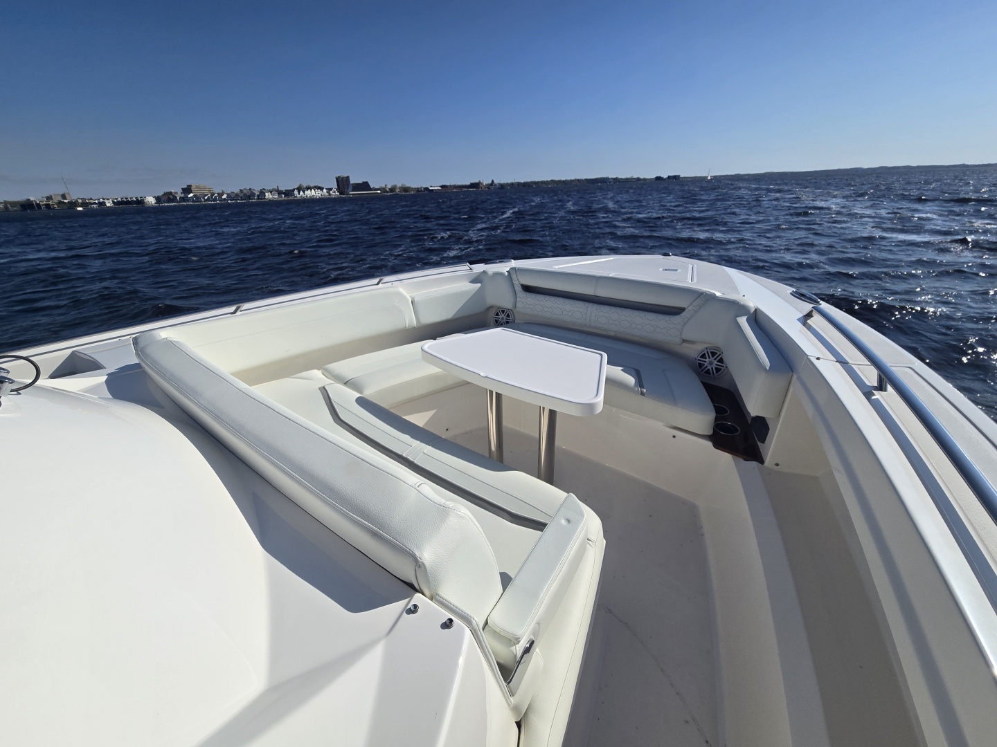 2024 Tiara Yachts 38 LS - Image 12