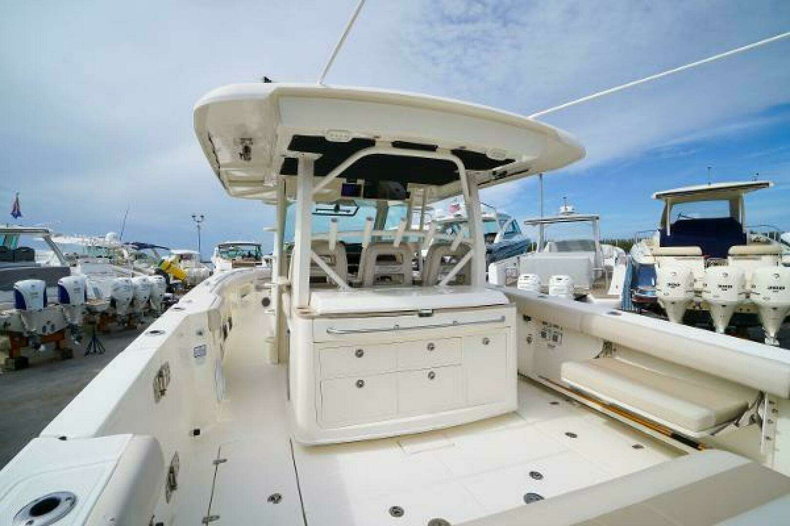 2018 Boston Whaler 380 Outrage - Image 11