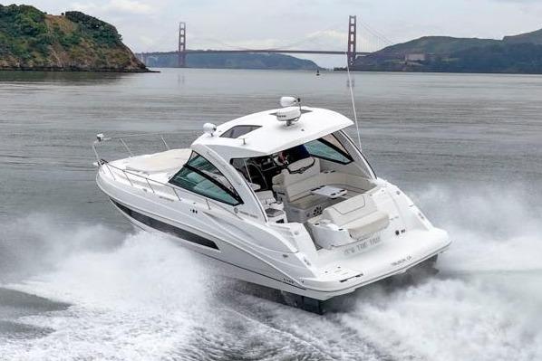 2019 Cruisers Yachts 38 Express