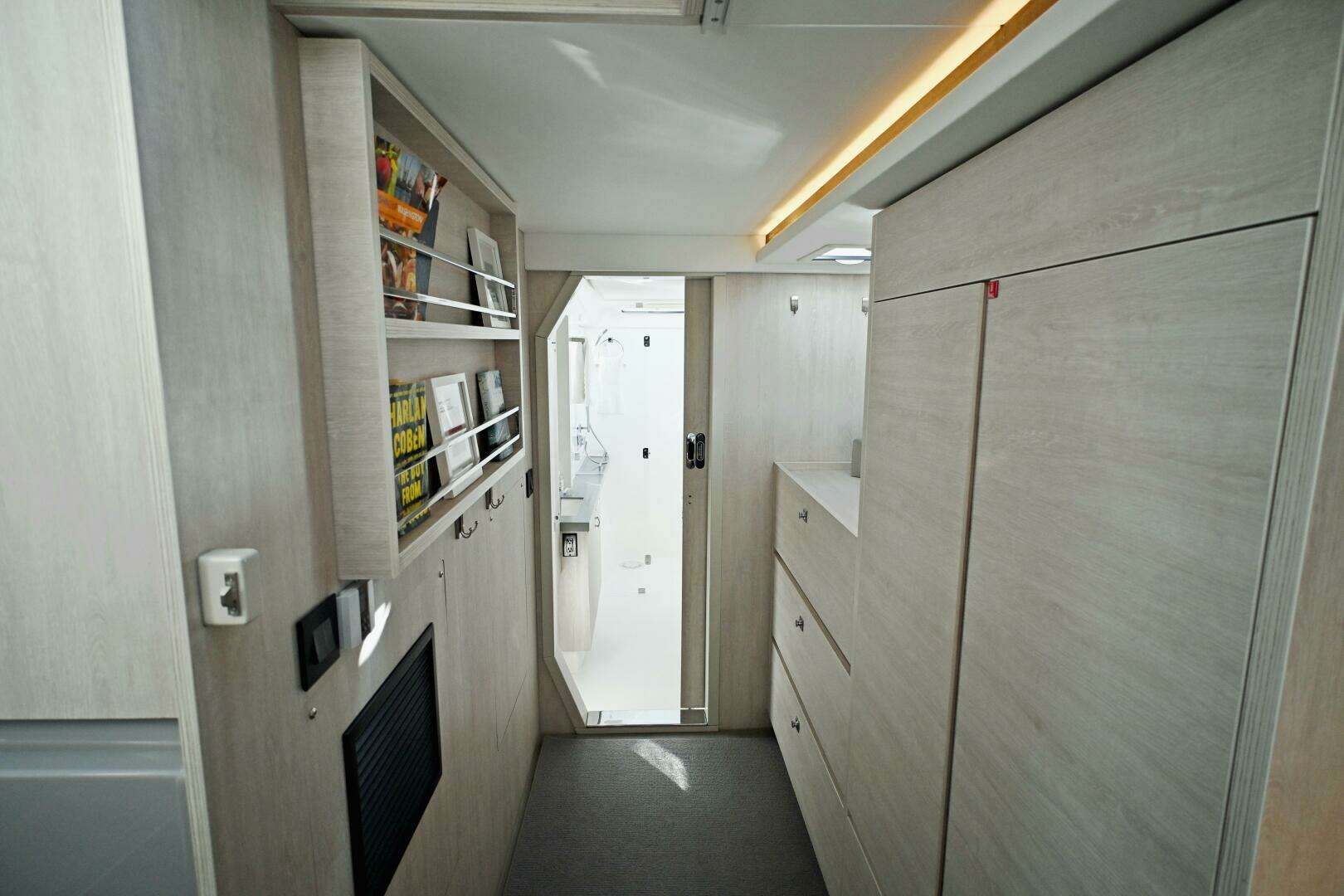 2020 Leopard 45 - Image 20